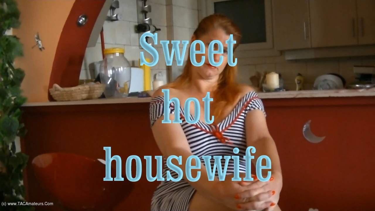 Sweet Hot Housewife - video