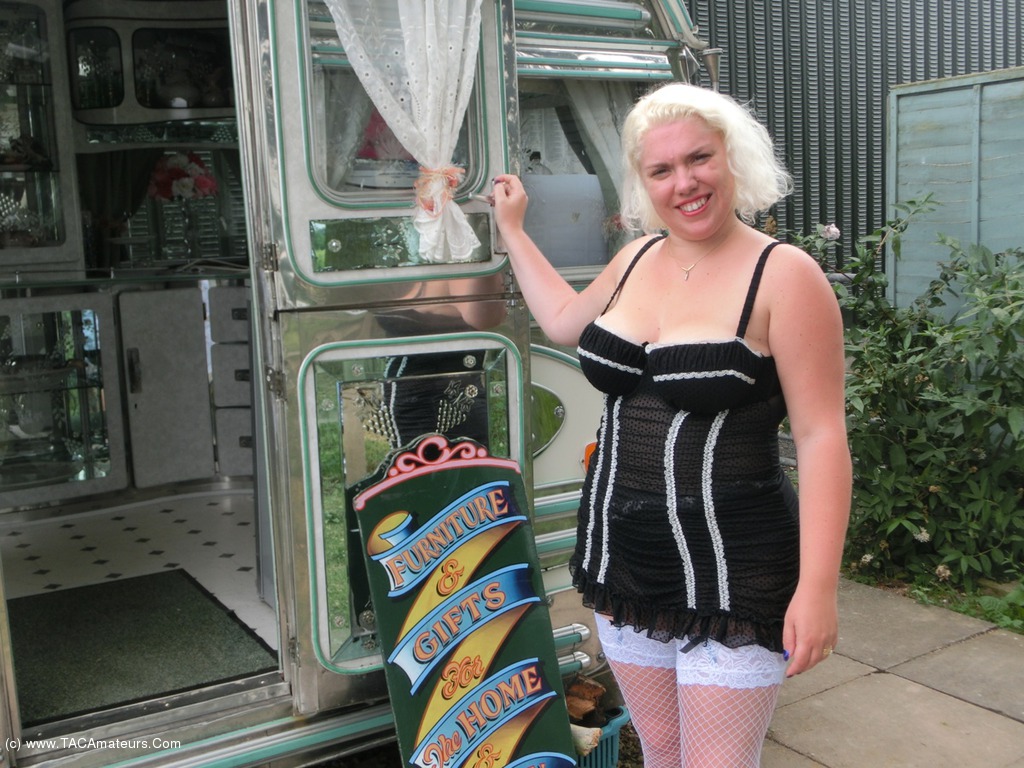 Barby's Caravan Adventure - video