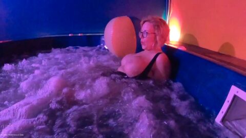 Bikini Hot Tub Pt4 - video