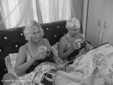 Molly & Di Get Naughty In The Morning Pt1 - video