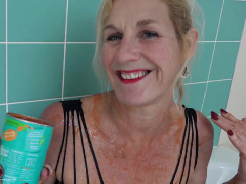 pic01-mollymilf-beanz-in-the-bath-pt2 Beanz In The Bath Pt2 - video