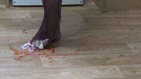 Sarah Gets Messy IN Pantyhose - video